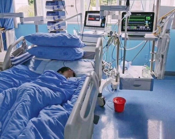 自贡2岁娃误食药物险送命 医生提醒家长妥善存放药品-1.jpg