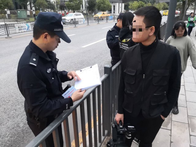 警惕！自贡街头这个采访是唬人的！相关部门已核实！-3.jpg
