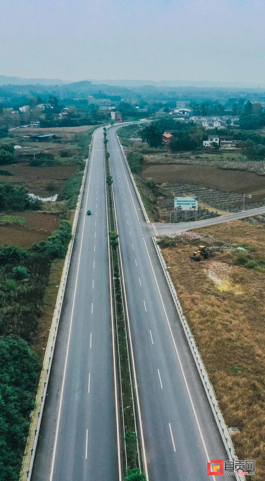 一路畅跑 乐自高速与贡井城区快速通道建成通车-4.jpg