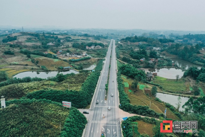 一路畅跑 乐自高速与贡井城区快速通道建成通车-2.jpg