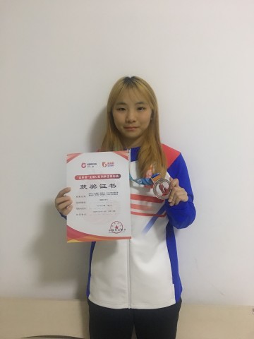牛掰了！四川自贡徐嘉忆夺得全国青年女子拳击锦标赛铜牌-2.jpg