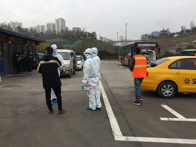 自贡举行城市公共交通新冠病毒疫情防控应急演练-5.jpg