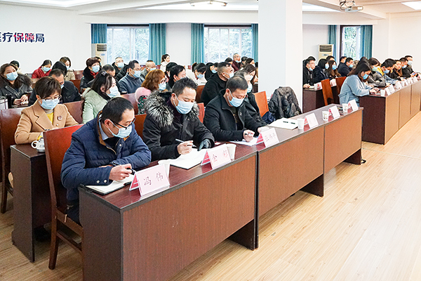 自贡市通报欺诈骗保典型案例 23名村医违规报销医保费用119.62万元-3.jpg