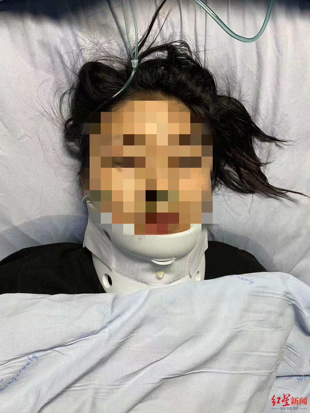 四川一女子凌晨15秒内先后被两车撞上，两肇事司机均逃逸-3.jpeg