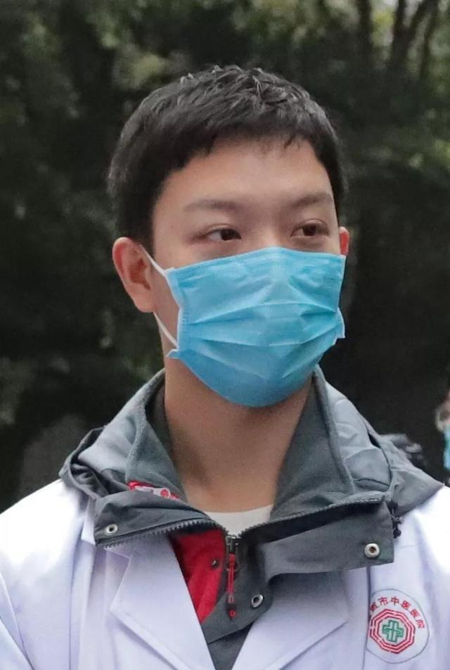 抗击疫情，四川这所医学高校毕业生成为自贡这支队伍的中坚力量-8.jpg