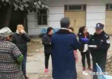 凤凰坝收过路费的又来了？这条路到底该不该如此操作？-1.jpg