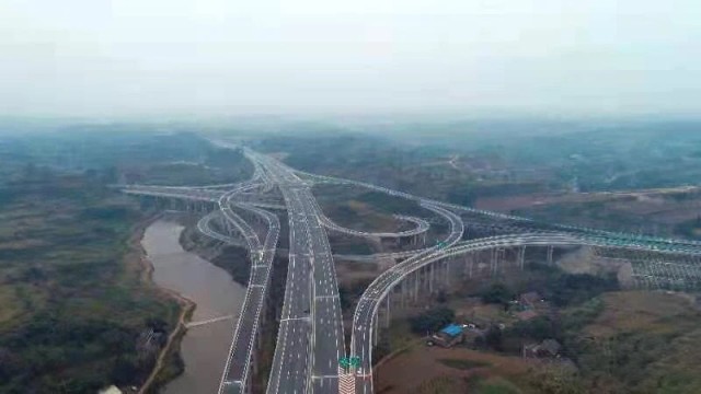 高清多图！带你直击成宜高速自贡段-5.jpg