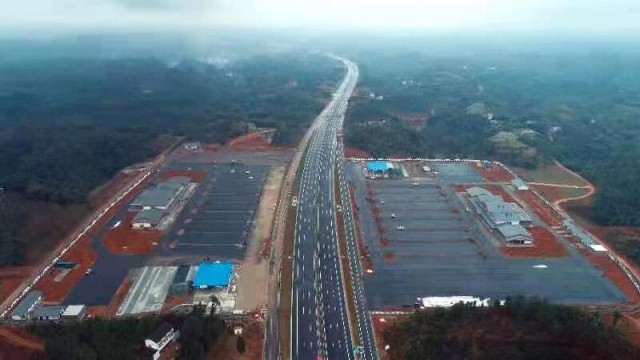 高清多图！带你直击成宜高速自贡段-6.jpg