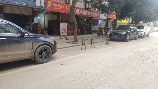 又是一些奇葩占停车位......-1.jpg