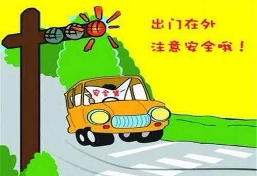 自贡汇西一小车发生惨烈车祸！车头被撞的近乎粉碎！-3.jpg