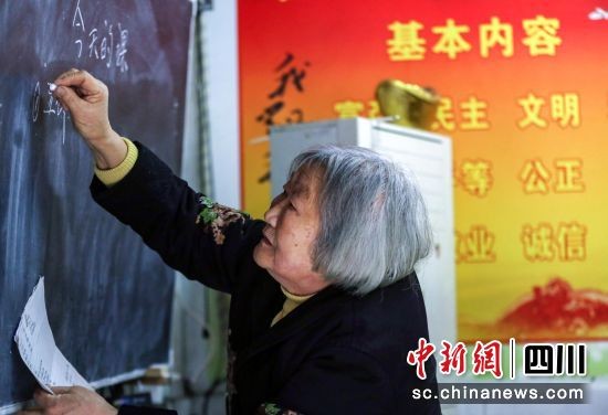 这位老人坚持14年的事，感动无数富顺人！-3.jpg