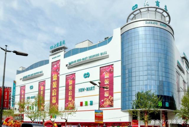 自贡一家大型商场倒闭，曾经辉煌了10年，紧挨着医院和公园-2.jpg