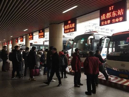 中短途和近郊汽车客运班线迎来高峰-1.jpg