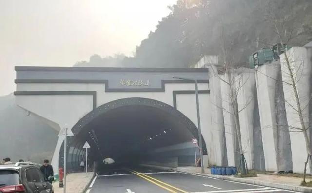恭喜！自贡城区这条隧道正式通车啦！出行更方便了-3.jpg