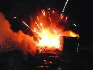自贡这些地方烟花放不得哦！要罚款！-1.jpg