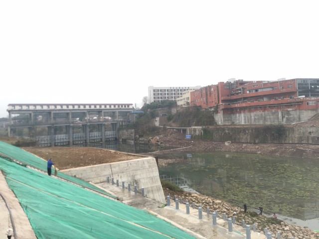釜溪河畔团结岛旧貌换新颜！-2.jpg