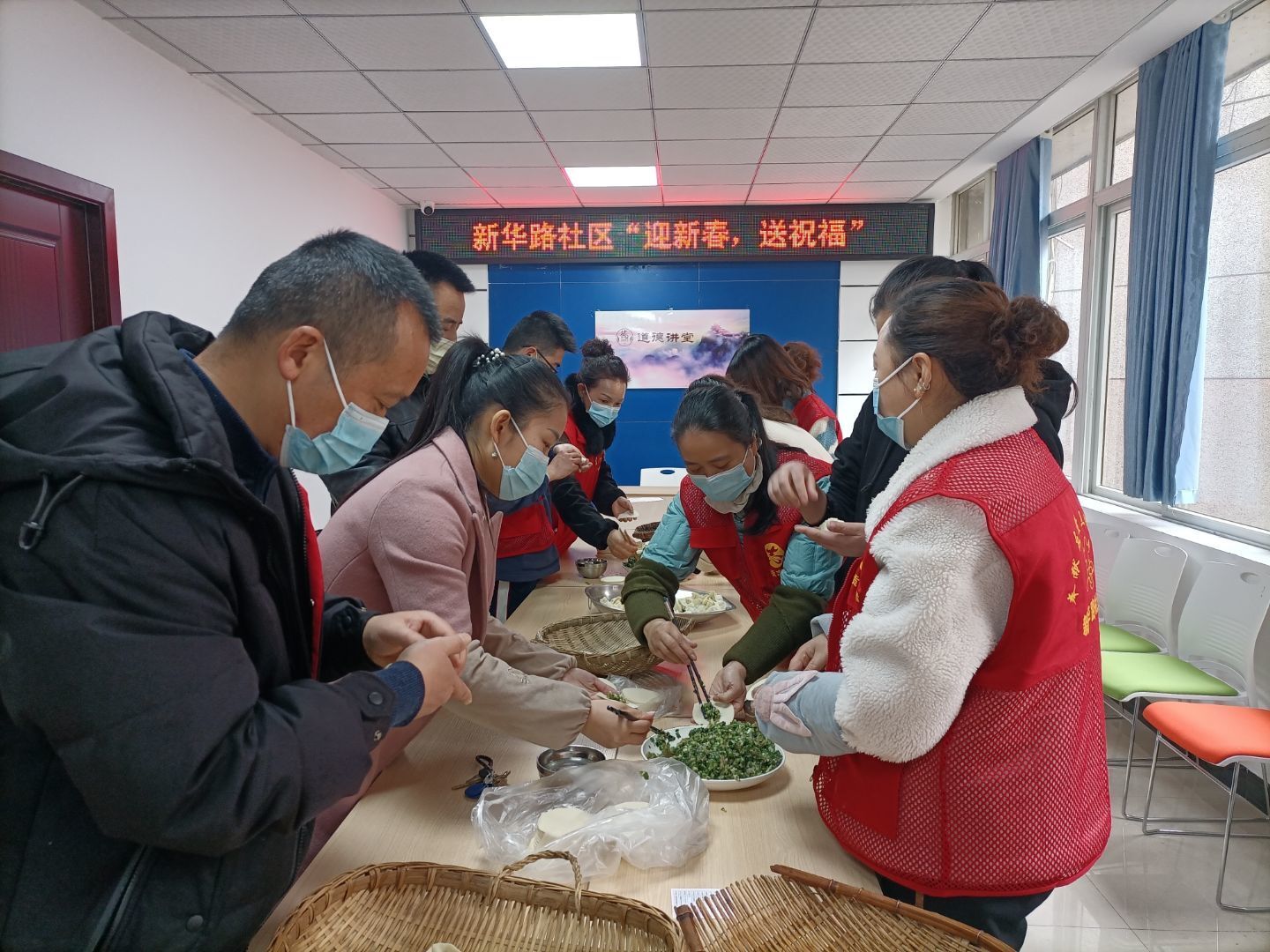 自贡：添年味 200多个热饺子慰问困难群众-1.jpg