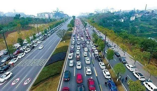 第二十七届自贡国际恐龙灯会道路交通提示来啦-3.jpg