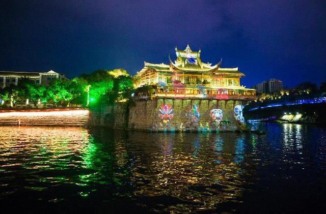 春游川渝丨春风沉醉的夜晚，去自贡体验桨声灯影下的釜溪河-3.jpg