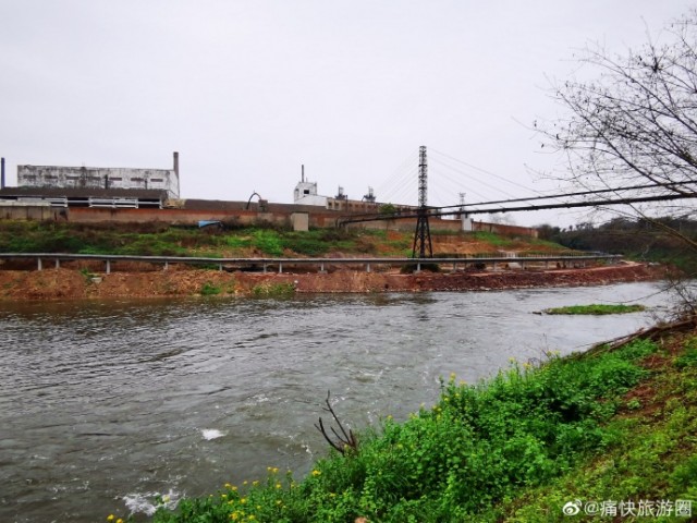 自贡釜溪河复合绿道对岸的“空中步道”-2.jpg