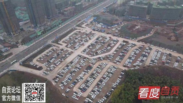 灯会火爆，停车位满……大家可乘坐免费公交摆渡车前往观灯-2.jpg
