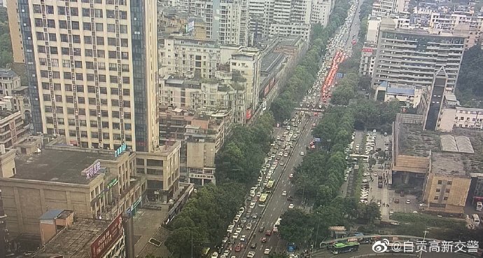 高新交警温馨提示：请广大驾驶员尽量选择错峰出行或采取公共交通方式绿色出行-1.jpg