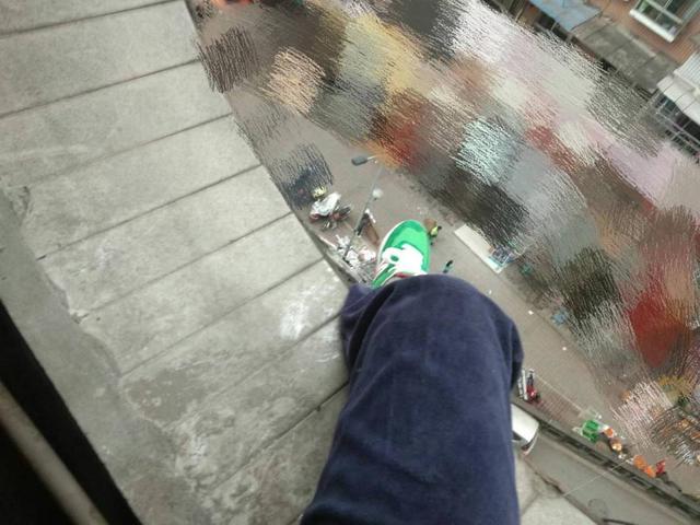 诀别短信吓坏“警察姐姐”，自贡大安警方两小时大搜救找到轻生女-1.jpg