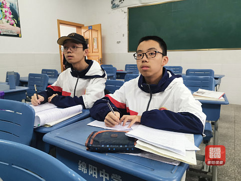 年仅16岁！绵阳中学高二学生被清华大学录取-2.jpg
