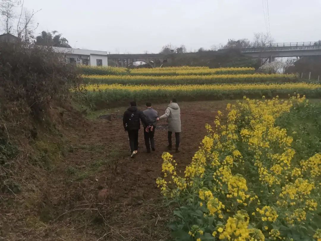 大快人心！冒充反贪局局长、疯狂盗窃的这些人在富顺落网！-2.jpg