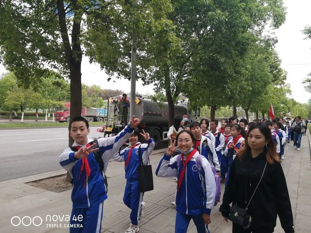 近日，富顺这个学校老师、学生集聚操场，原来是为了这件事！-8.jpg