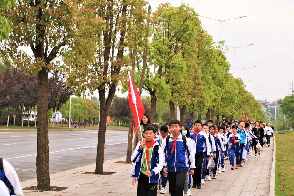 近日，富顺这个学校老师、学生集聚操场，原来是为了这件事！-7.jpg