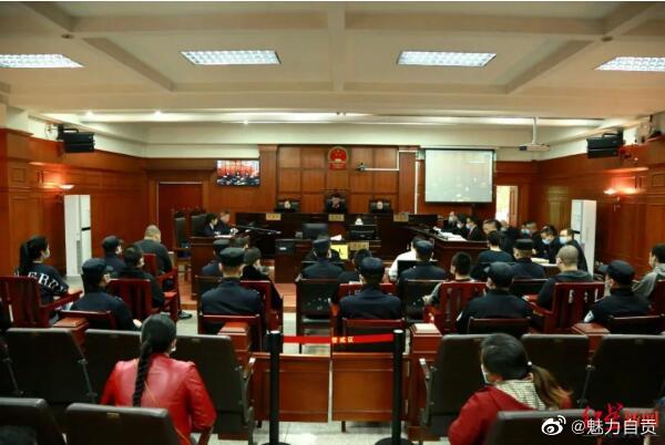 去年自贡“香逸美地外聚众斗殴案”判了-2.jpg