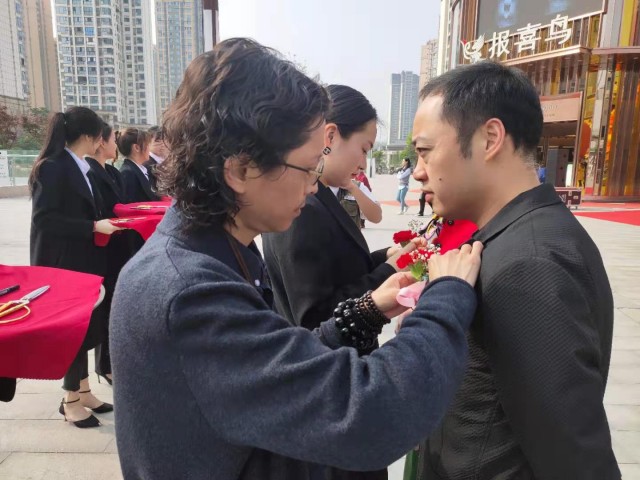 祝贺！梵希照相馆新店——在华商爱琴海蓝岸天街如约而至隆重开业-3.jpg