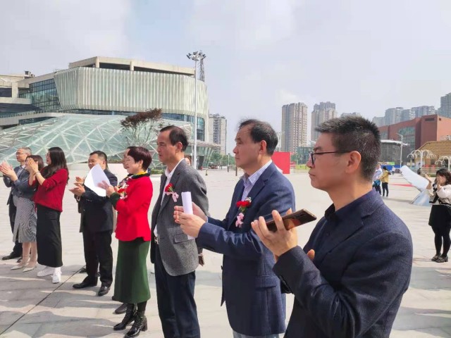 祝贺！梵希照相馆新店——在华商爱琴海蓝岸天街如约而至隆重开业-5.jpg