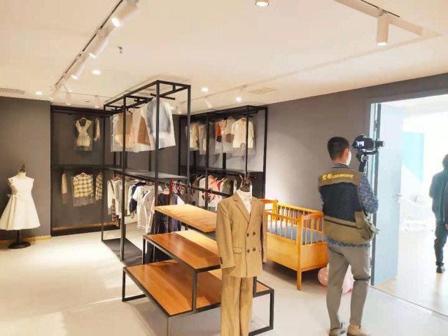 祝贺！梵希照相馆新店——在华商爱琴海蓝岸天街如约而至隆重开业-24.jpg