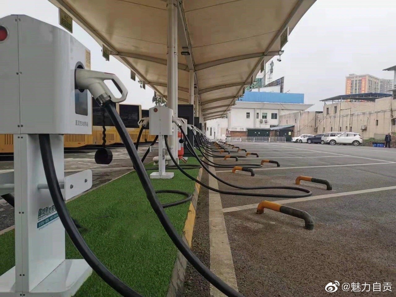 新增15辆新能源公交车 #富顺预备高铁站公交车#-4.jpg