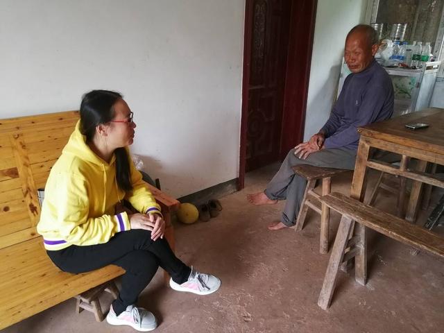 奔走在自贡乡村的80后扶贫干部易佳：扶贫工作创新被全省推广-4.jpg