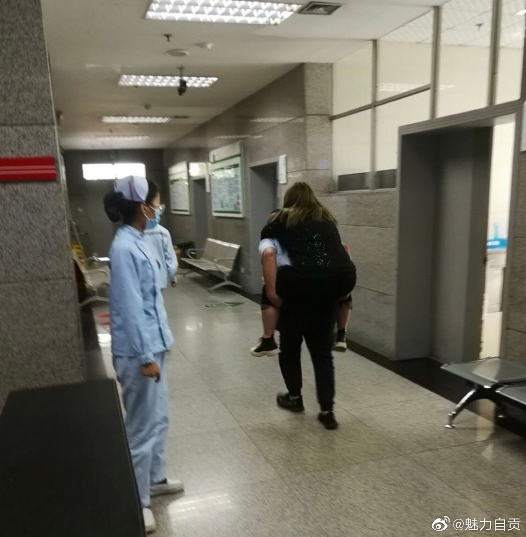 表扬自贡这位公交司机-2.jpg