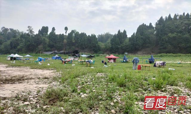 玫瑰开、青草香……自贡“网红草滩”升级了-2.jpg