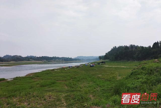 玫瑰开、青草香……自贡“网红草滩”升级了-5.jpg