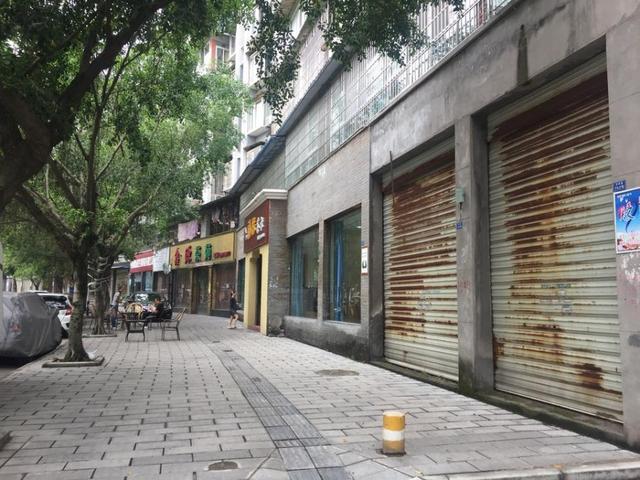 自贡贡井区旭水河畔部分房产出拍-1.jpg