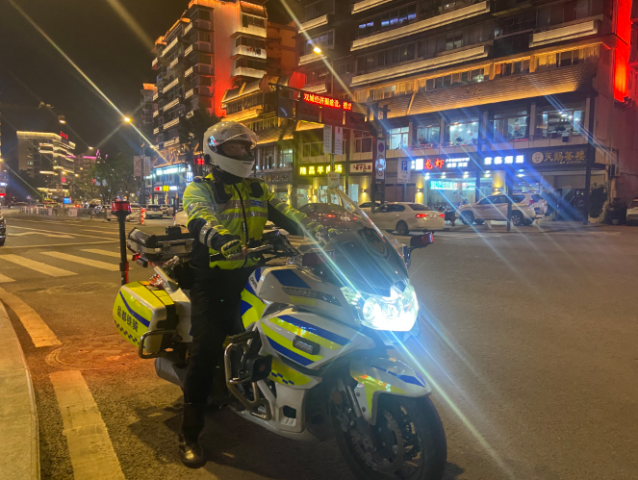 自贡公安交警加快“铁骑”机动勤务建设增强城市交通管控-6.jpg