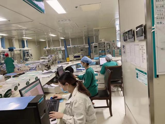 五一里的医护人员：坚守岗位 为生命保驾护航-3.jpg