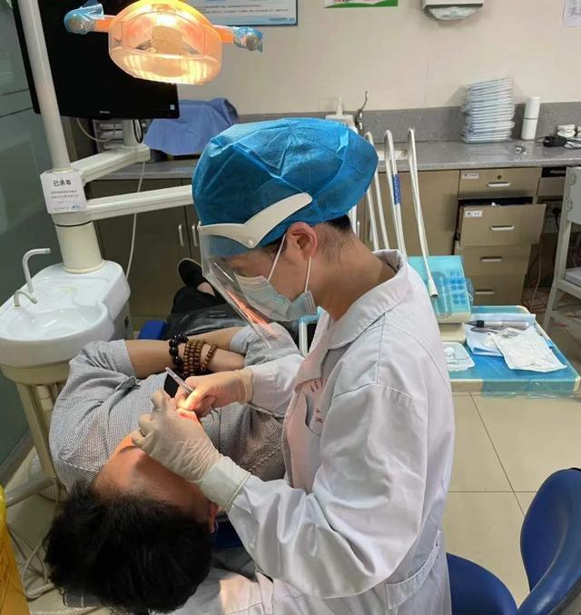 五一里的医护人员：坚守岗位 为生命保驾护航-13.jpg