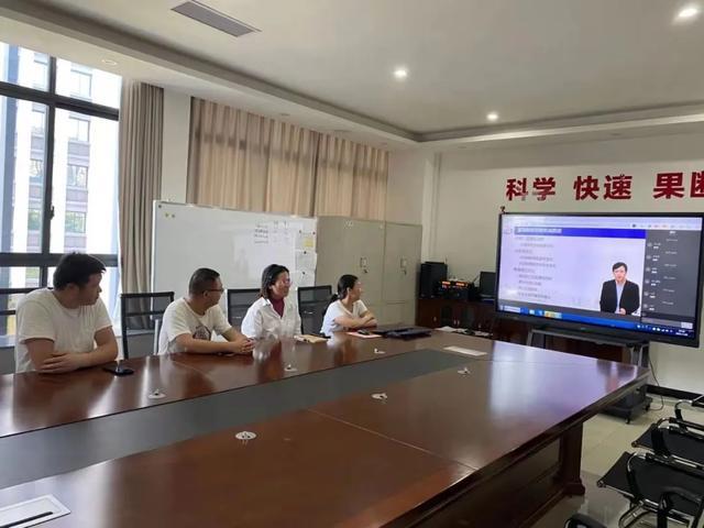 五一里的医护人员：坚守岗位 为生命保驾护航-27.jpg