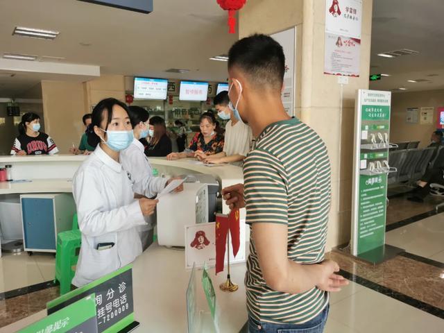 五一里的医护人员：坚守岗位 为生命保驾护航-35.jpg