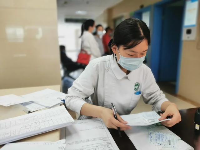 五一里的医护人员：坚守岗位 为生命保驾护航-36.jpg