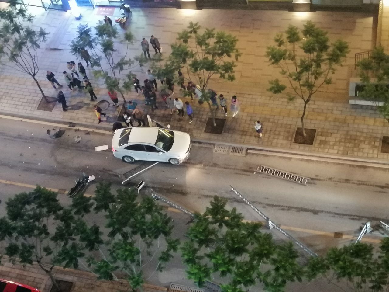 南湖领御又有人糟了，貌似有人受伤 ！-1.jpg
