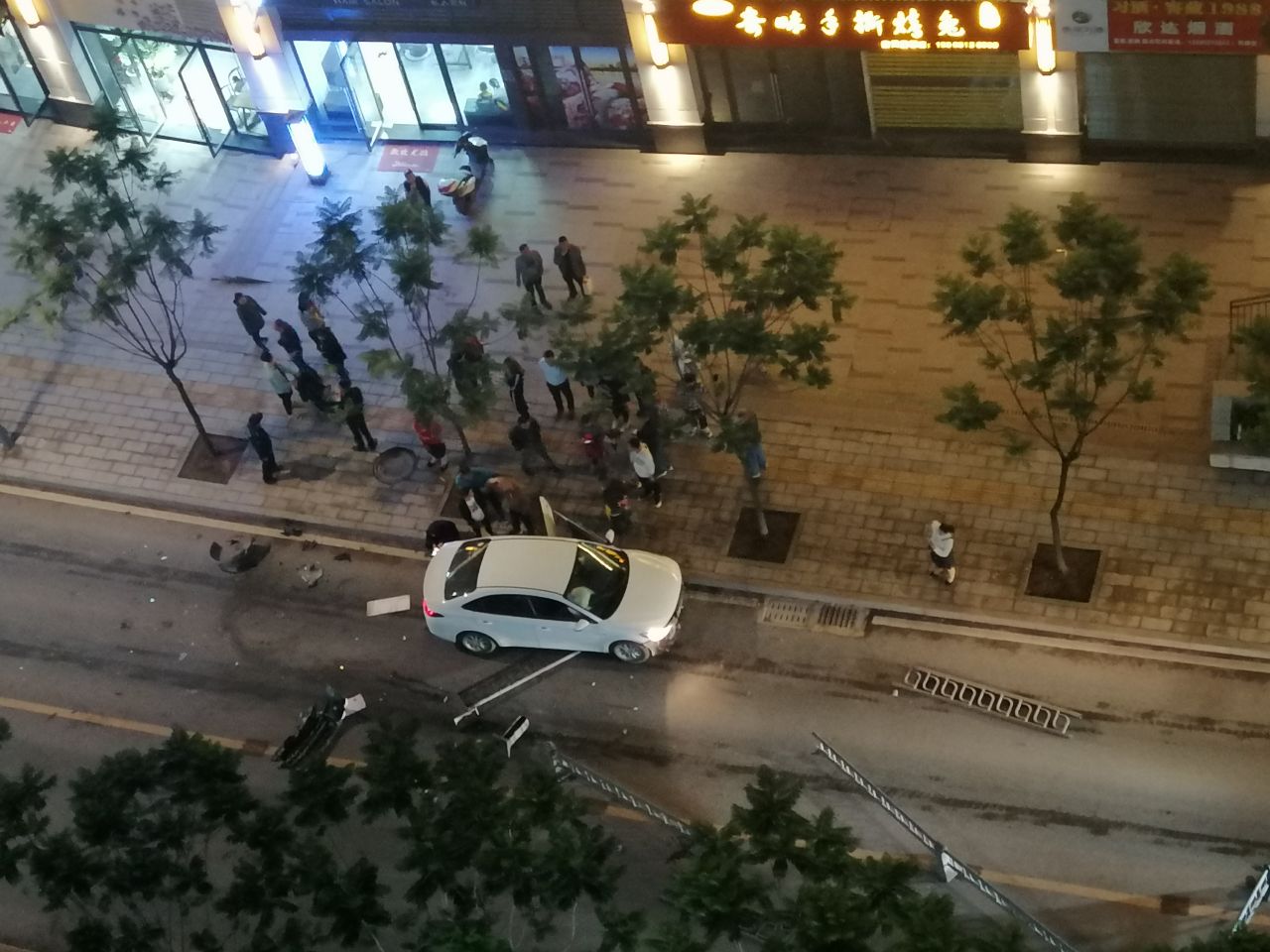 南湖领御又有人糟了，貌似有人受伤 ！-2.jpg