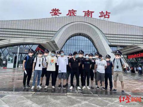 利用博彩APP实施诈骗 四川自贡警方千里追击抓获5人-1.jpg